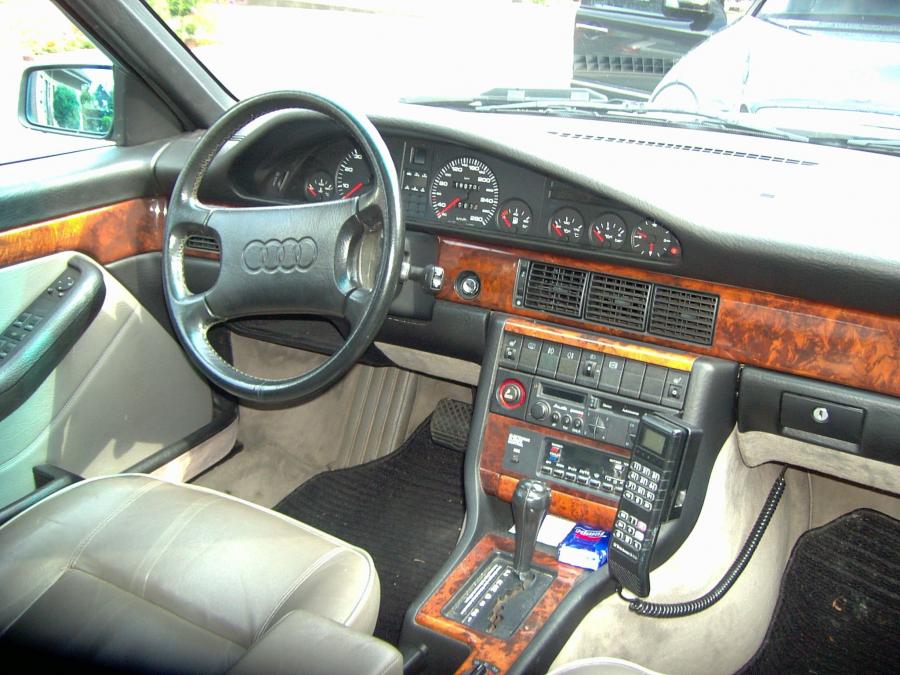  Audi V8 1988 года  (фото 16 из 23)